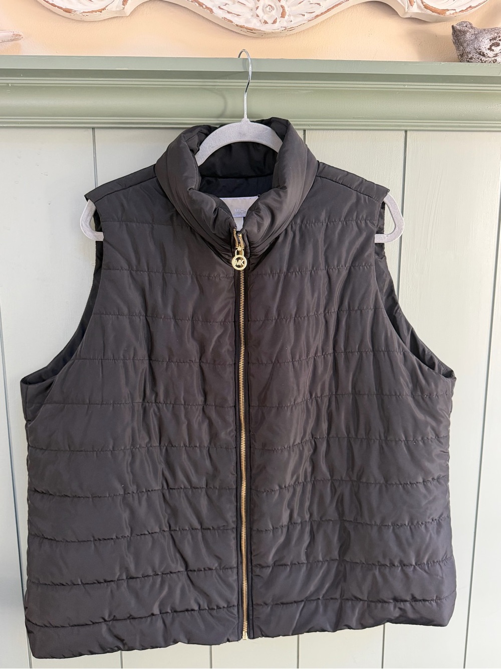 Michael Kors Quilted Sleeveless Puffer Vest in black with Gold Hardware